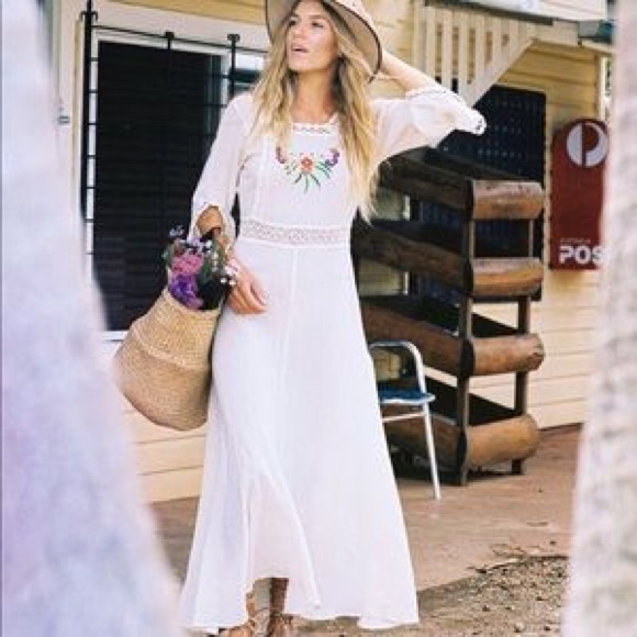 SOLD 💔Chasing Unicorns Amelia Embroidered Maxi S - Picture 1 of 6